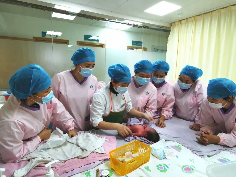 晴隆县妇婴监护型护送